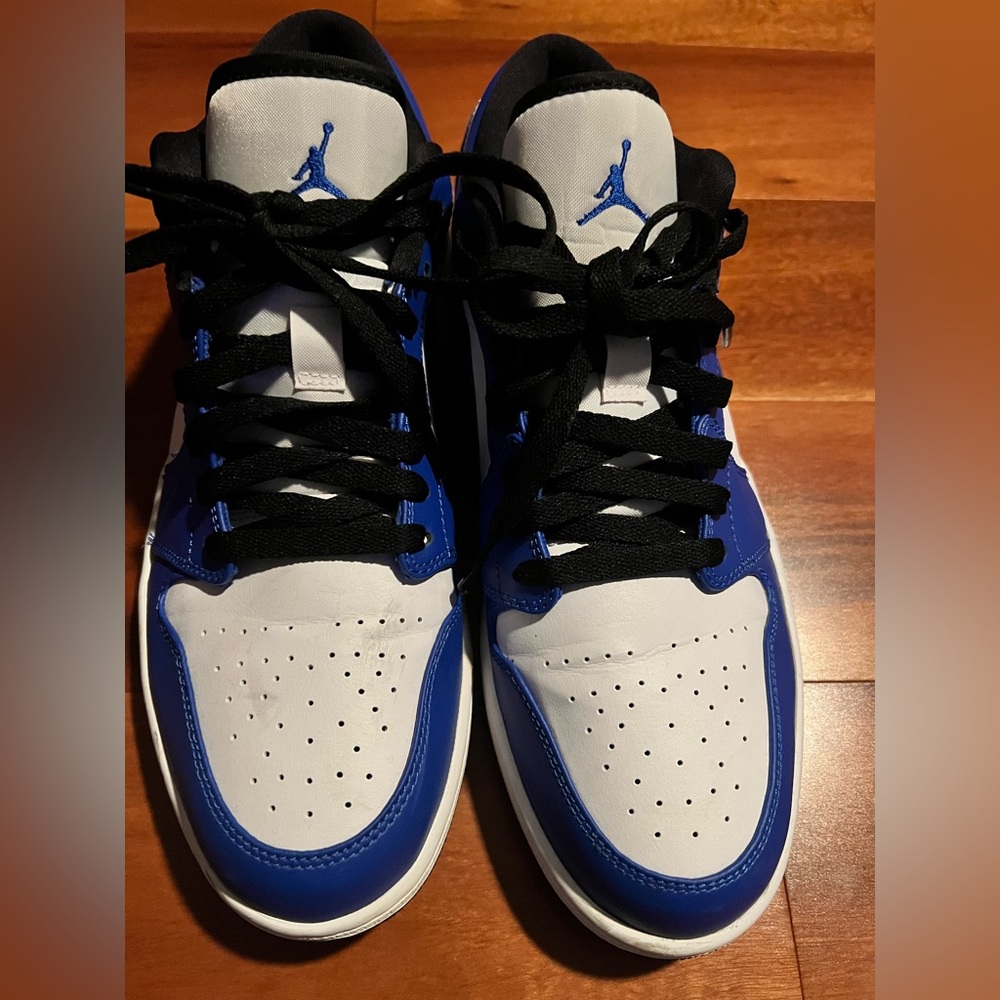 Barely worn Jordan 1’s low